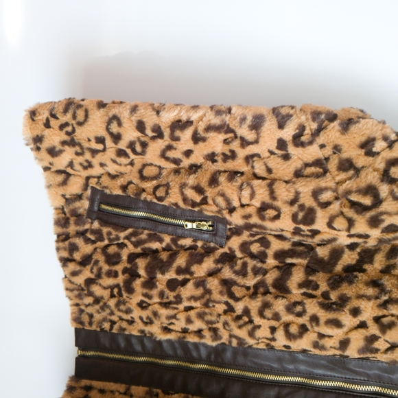 Chicos Faux Fur Leopard Print Vest NWT - Picture 6 of 12